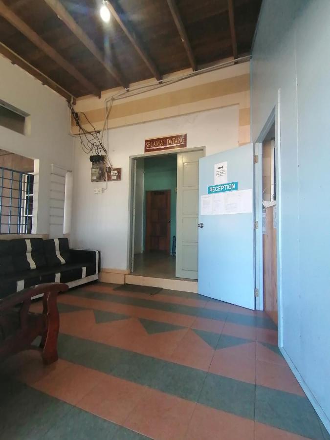 Fbs Inn Dungun Bagian luar foto