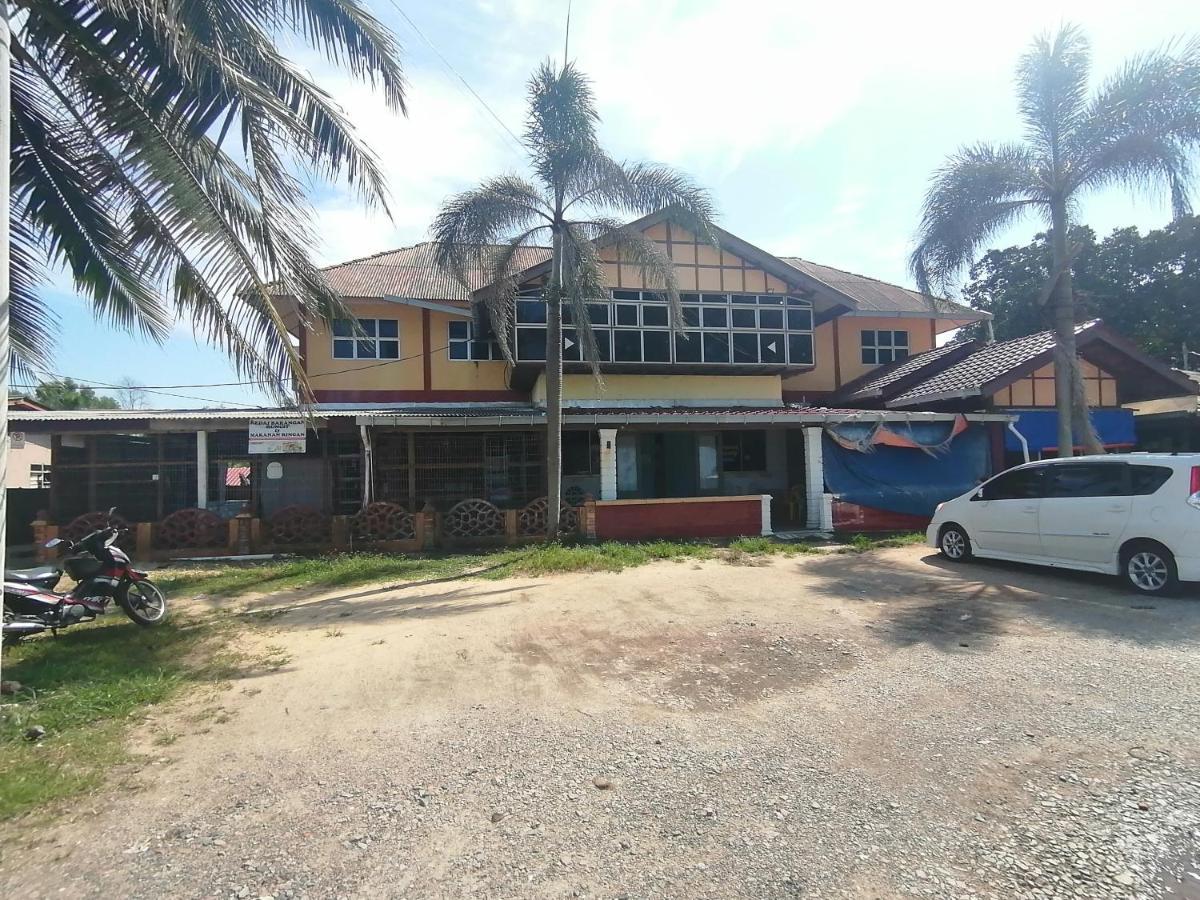 Fbs Inn Dungun Bagian luar foto