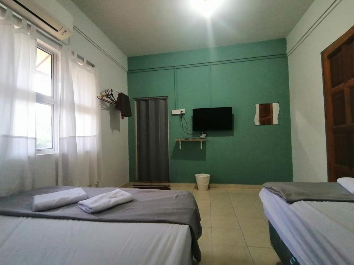 Fbs Inn Dungun Bagian luar foto